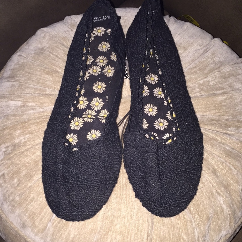 H.M flat Women shoes size 9.5 new